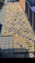 Gratis beton tegels - op te halen, Tuin en Terras, Tegels en Klinkers, Gebruikt, Ophalen of Verzenden, 10 m² of meer, Beton
