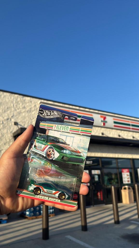 HotWheels 7-Eleven Toyota Supra (JGF54), Hobby en Vrije tijd, Modelbouw | Auto's en Voertuigen, Nieuw, Auto, 1:50 of kleiner, Overige merken