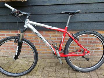 Mountainbike beschikbaar voor biedingen