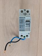 Aardlekschakelaar 40.030.2/E, Hobby en Vrije tijd, Ophalen, Zo goed als nieuw