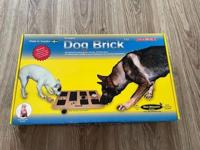 Hondentraining Dog Bricks Nina Ottosson, Dieren en Toebehoren, Hondenspeelgoed, Zo goed als nieuw, Intelligentiespeelgoed, Ophalen of Verzenden