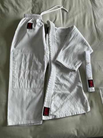 Essimo , judopak,  maat 150, beschikbaar voor biedingen