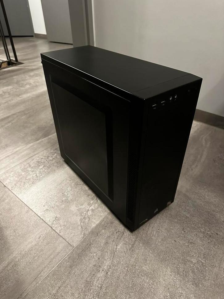 Game pc met 2 beeldschermen en monitor steun, Computers en Software, Desktop Pc's, Gebruikt, 4 Ghz of meer, SSD, 16 GB, Met videokaart