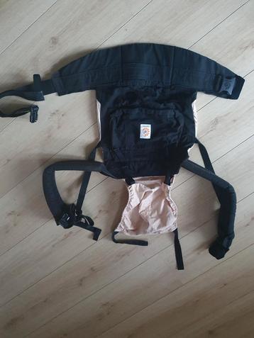 Ergobaby draagzak met verkleiner- zo goed als nieuw beschikbaar voor biedingen