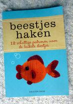 Beestjes haken, leuk boekje met 12 schattige patronen, Ophalen of Verzenden, Gebruikt, Haken, Patroon of Boek