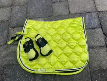 groen paarden set  beschikbaar voor biedingen