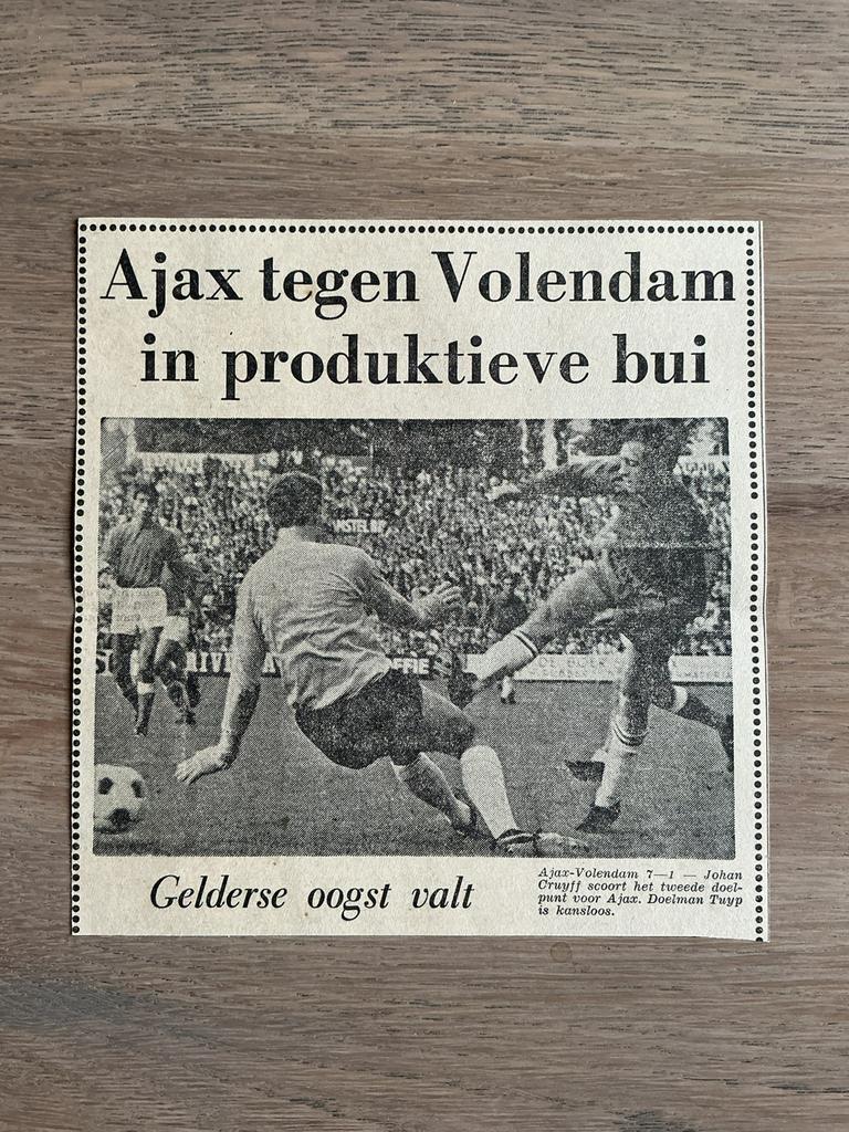 Voetbal krantenartikel Ajax Volendam september 1967 Cruijff, Ophalen of Verzenden, Knipsel(s)