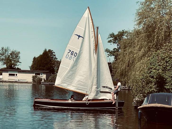 Te koop: Klassieke Bruynzeel Valk (1947), Watersport en Boten, Open zeilboten, Gebruikt, Valk, 6 meter of meer, Hout, Buitenboordmotor
