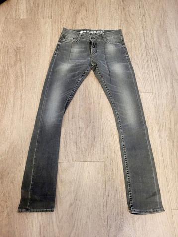 Spijkerbroek blue blood 28/32 beschikbaar voor biedingen