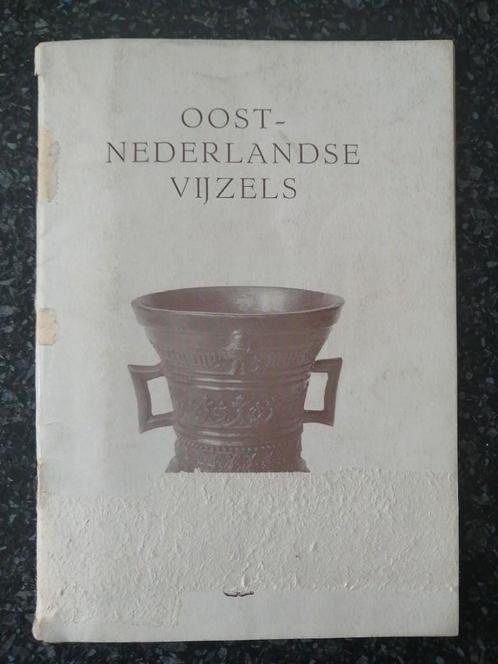Oost-Nederlandse Vijzels, Boeken, Catalogussen en Folders, Gelezen, Catalogus, Ophalen of Verzenden
