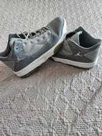 Jordan Max Aura 2 cool grey, Kleding | Heren, Schoenen, Ophalen of Verzenden, Zo goed als nieuw, Overige kleuren