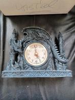 Gothic klok met draak, Huis en Inrichting, Ophalen of Verzenden, Nieuw, Analoog, Wekker of Tafelklok