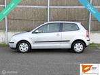 Volkswagen Polo 1.4-16V Highline AUTOMAAT/NAP/AIRCO/NWE APK, Auto's, Gebruikt, Origineel Nederlands, Bedrijf, 48 €/maand