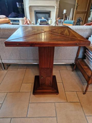 Art Deco-Kaarttafel in marqueterie beschikbaar voor biedingen