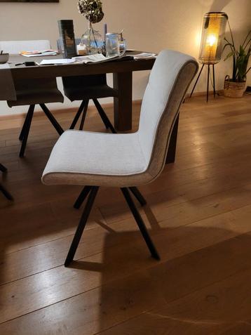 Eetkamerstoelen  beschikbaar voor biedingen