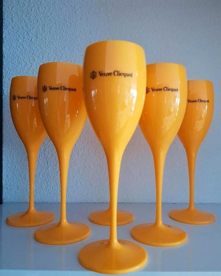 Champagne glazen van VEUVE CLICQUOT ‼️, Verzamelen, Glas en Borrelglaasjes, Nieuw, Overige typen, Ophalen of Verzenden
