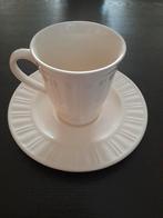 Kop en schotel Queen's garden., Huis en Inrichting, Keuken | Servies, Ophalen of Verzenden, Zo goed als nieuw, Overige stijlen
