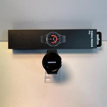 Samsung Galaxy Watch 5 Pro 45MM Wi-Fi | Nette staat beschikbaar voor biedingen