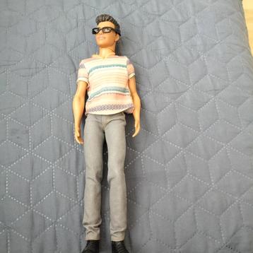 Ken (Barbie) "Fashionista Ken" DMF41  beschikbaar voor biedingen