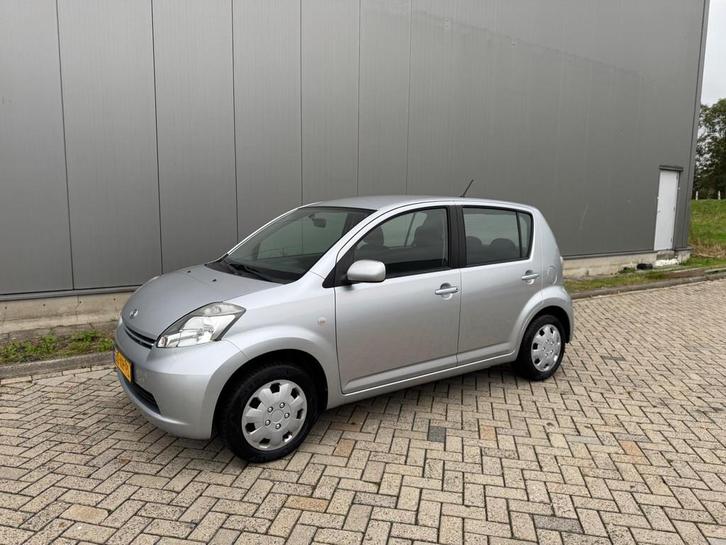 Daihatsu Sirion 2 1.0-12V Premium Stuurbekr Isofix 4xElekr N, Auto's, Daihatsu, Bedrijf, Te koop, Sirion, Airbags, Centrale vergrendeling