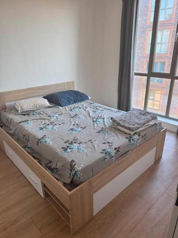 Tweepersoonsbed 160x200 beschikbaar voor biedingen