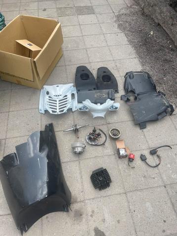 Partij aerox onderdelen beschikbaar voor biedingen