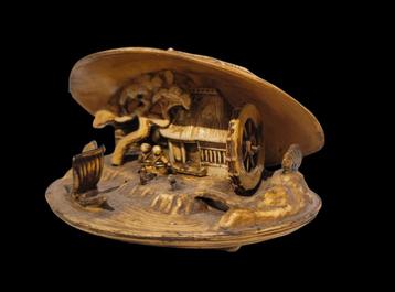 Een betoverend Japans miniatuur landschap in een schelp  beschikbaar voor biedingen