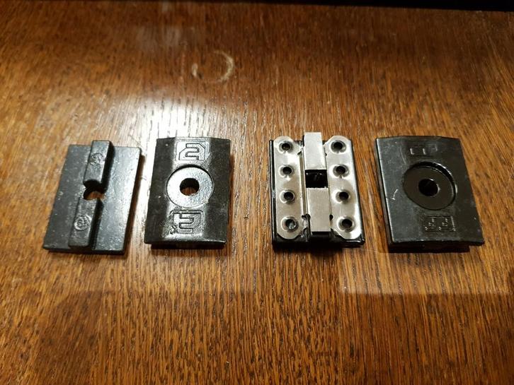 ESDEC Flatfix universele middelklem zwart en blank., Doe-het-zelf en Verbouw, IJzerwaren en Bevestigingsmiddelen, Zo goed als nieuw