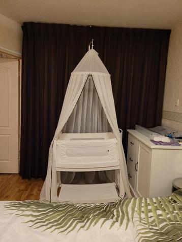 Wit baby hemeltje (zonder standaard) beschikbaar voor biedingen