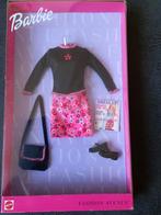 Barbie fashion avenue kledingsetje NRFB 1999, Verzamelen, Ophalen of Verzenden, Nieuw, Kleertjes