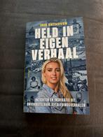 Held in eigen verhaal, Ophalen of Verzenden, Zo goed als nieuw