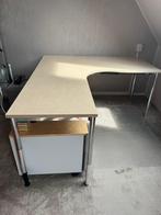 Grote werkbureau met elektra punten, Huis en Inrichting, Bureaus, Ophalen, Zo goed als nieuw, Bureau