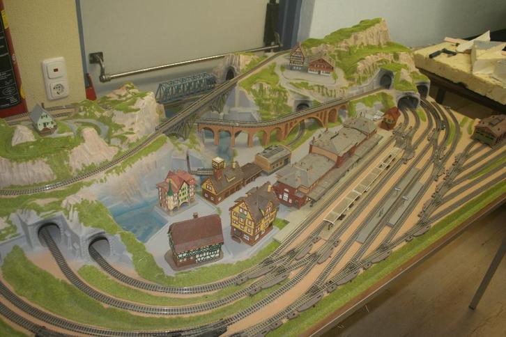 Noch 84830 Fertiggelande zie foto's, met vele extra's, Hobby en Vrije tijd, Modeltreinen | N-Spoor, Zo goed als nieuw, Overige typen