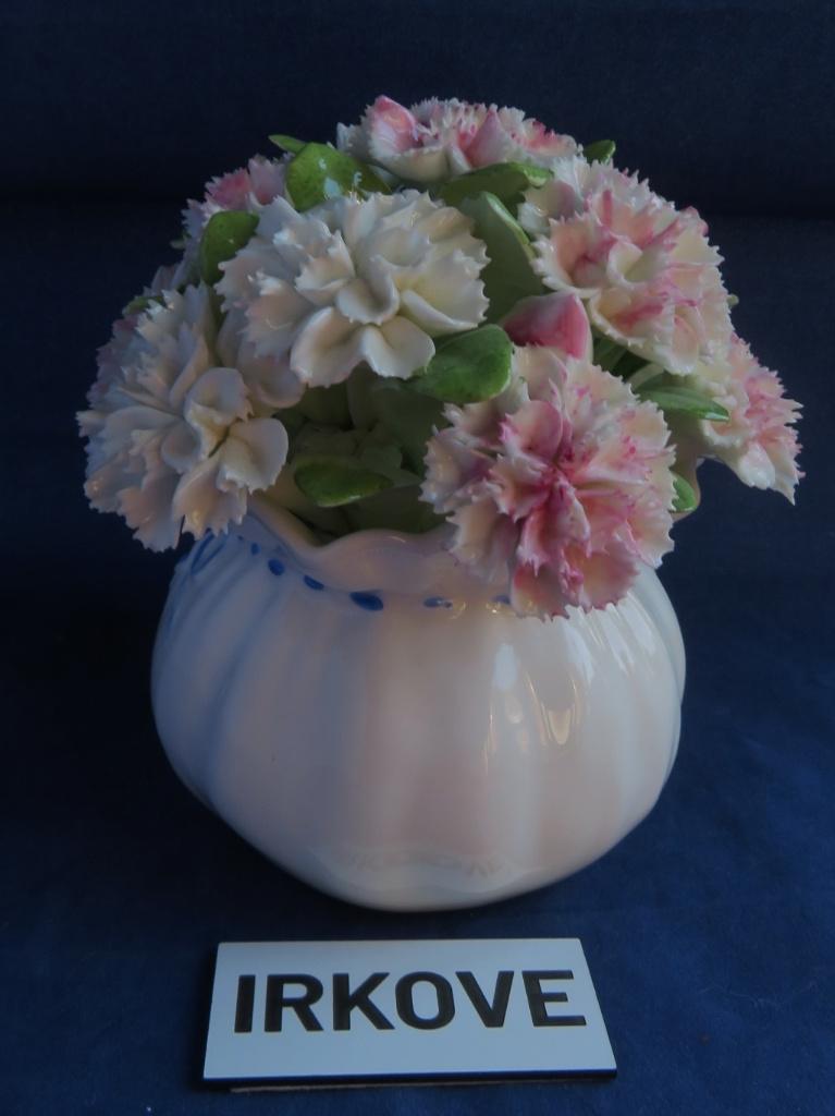 BLOEMSTUK MET ANJERS * Royal Doulton *, Verzenden