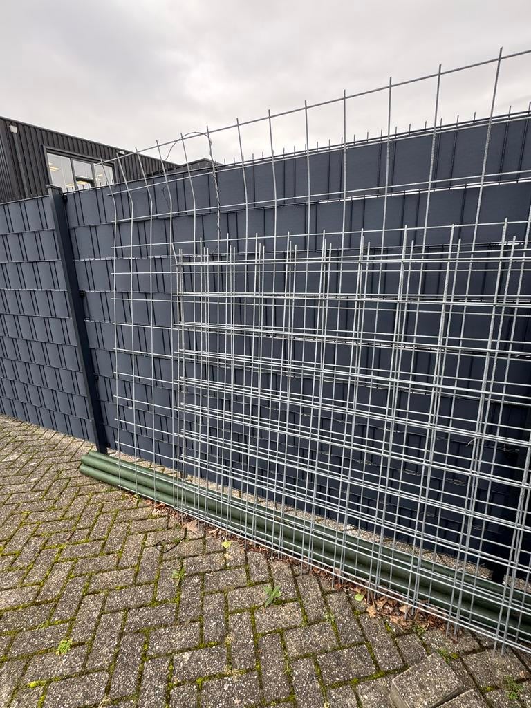 Gaaspanelen en metalen palen - Groen gepoedercoat, Ophalen of Verzenden, Gebruikt, IJzer, Gaashekwerk