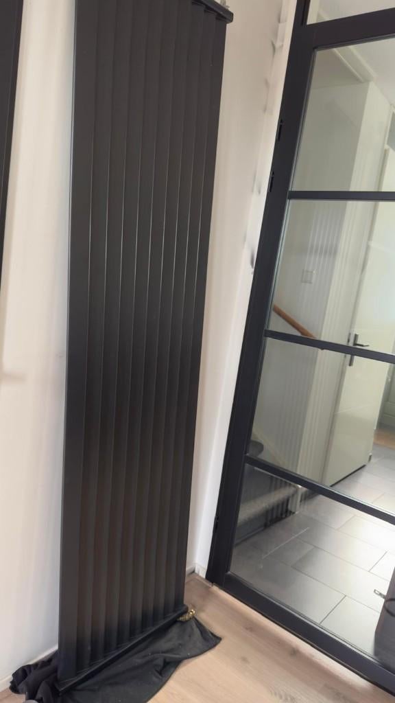 Prachtige designradiator Zwart 220 cm hoog x 50 cm breed, Ophalen, Radiator, Minder dan 60 cm, Zo goed als nieuw