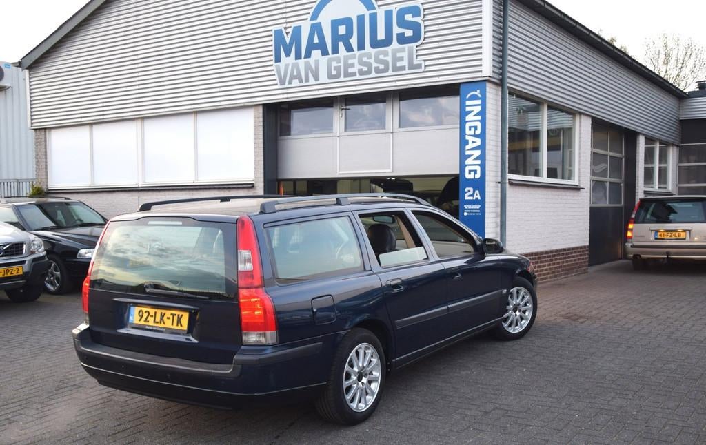 Volvo V70 2.4 Automaat Lpg G3 170 pk, Auto's, Volvo, Blauw, 2435 cc, Grijs, 1567 kg