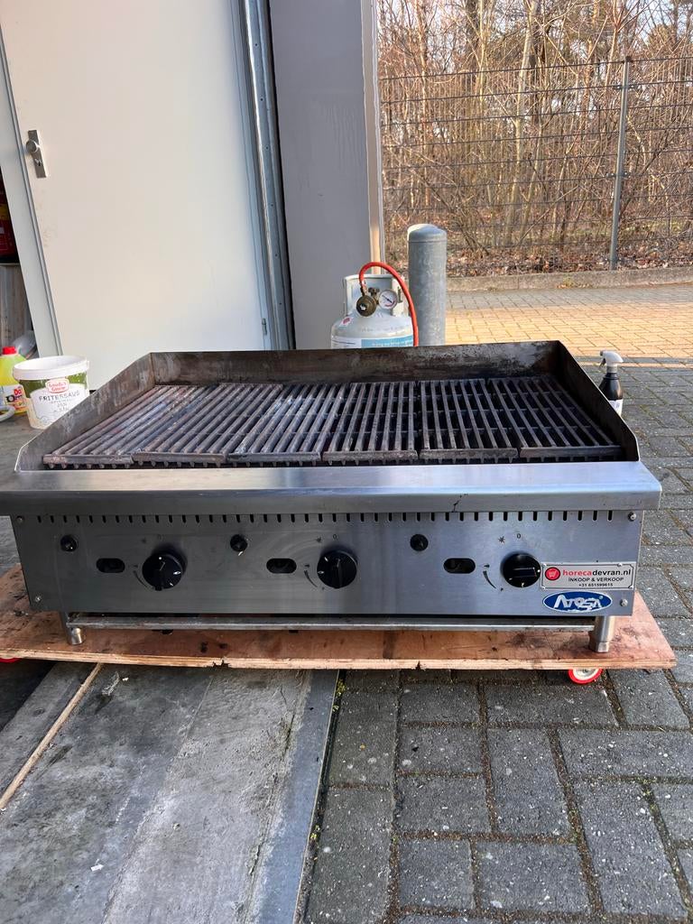 Diverse gebruikte horeca apparatuur te koop, Zakelijke goederen, Horeca | Keukenapparatuur, Ophalen of Verzenden, Gebruikt, Fornuis, Frituur en Grillen