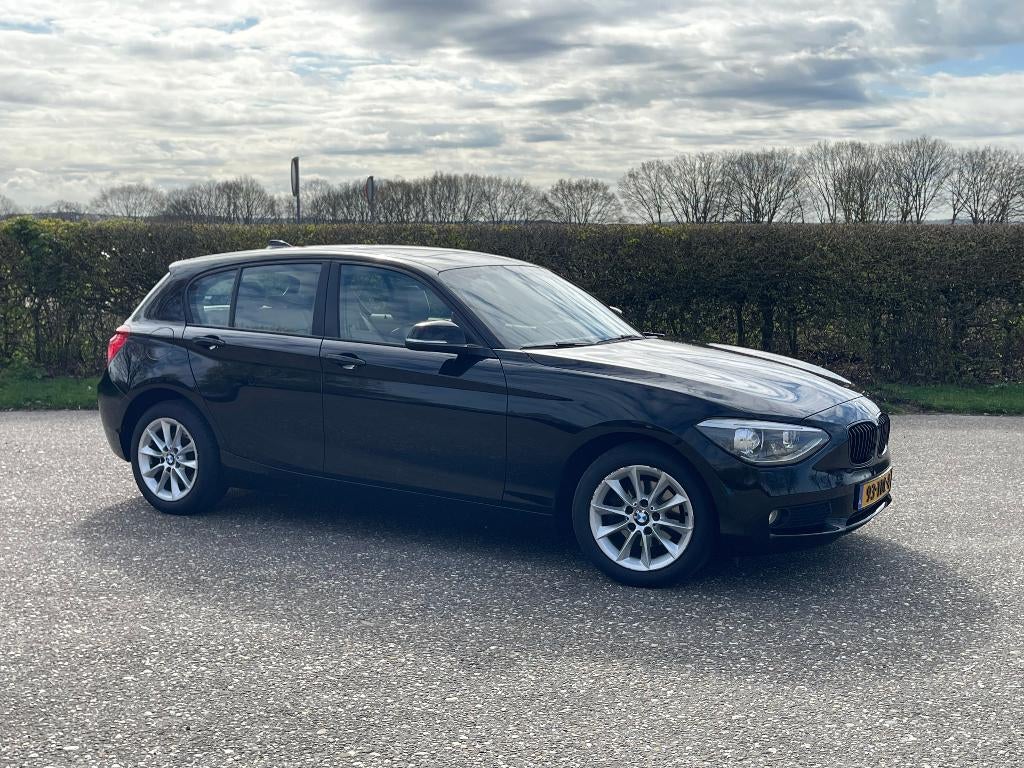 BMW 1-Serie 116i 2012 Zwart | Carplay | Xenon | Leer, 1-Serie, Euro 5, 4 cilinders, Zwart