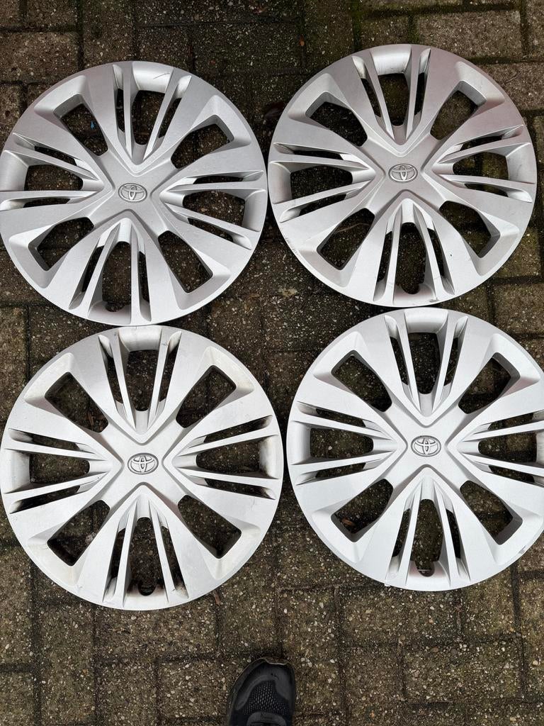 Toyota Aygo X Wieldoppen 17 inch, Auto diversen, Wieldoppen, Ophalen of Verzenden, Zo goed als nieuw