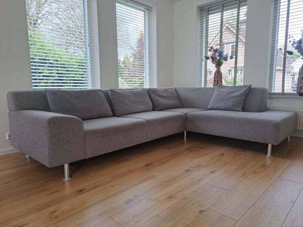 Grote L-vormige hoekbank /  hoekbank rechts gemêleerd grijs, Ophalen, 250 tot 300 cm, Hoekbank, Zo goed als nieuw