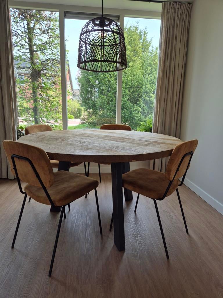 Ronde eikenhouten eetkamertafel - 141 cm doorsnee, Huis en Inrichting, Tafels | Eettafels, Ophalen, Zo goed als nieuw, Vijf personen of meer