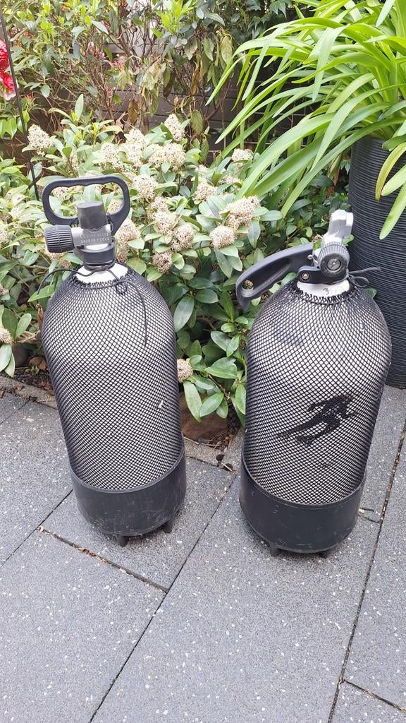2 duikflessen 12 L (bommetjes) moeten wel gekeurd worden, Ophalen, Gebruikt, Duikfles