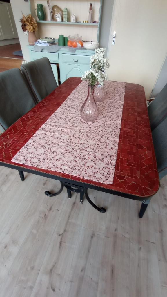 Te koop: handgemaakte Marokkaanse mozaiektafel., Ophalen, Overige materialen, Handgemaakte Marokkaanse mozaiektafel (mozaïek).