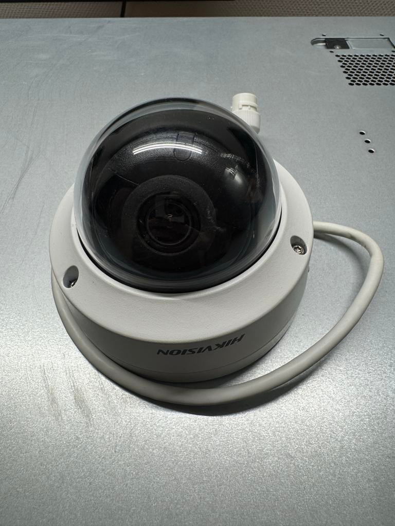 Hikvision DS-2CD2143G0-I Dome Camera - 4MP IR, Ophalen of Verzenden, Zo goed als nieuw, Buitencamera