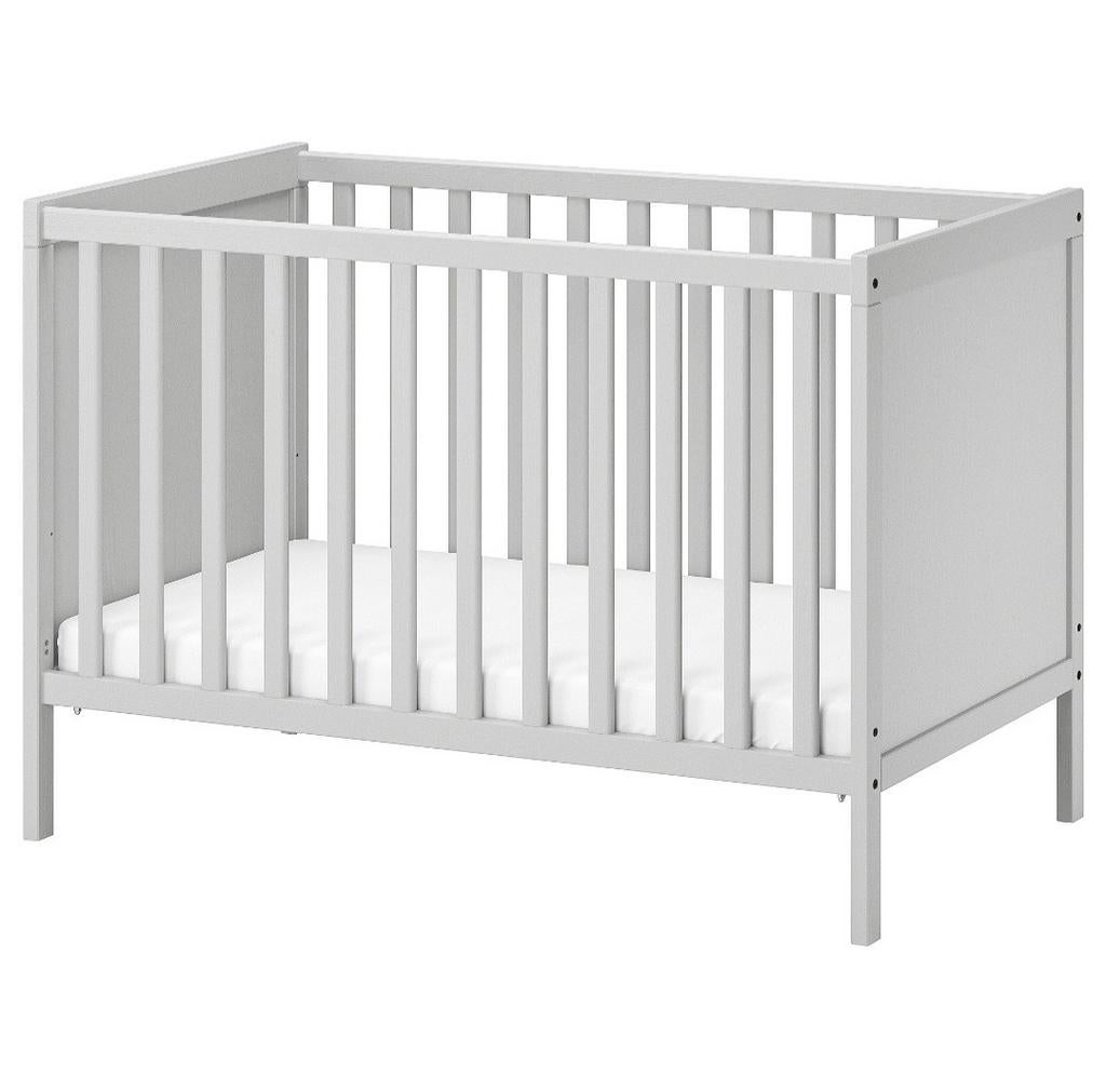 IKEA Sundvik babybedje grijs - verstelbaar ledikant, Kinderen en Baby's, Babywiegjes en Ledikanten, Ophalen, Gebruikt, Ledikant