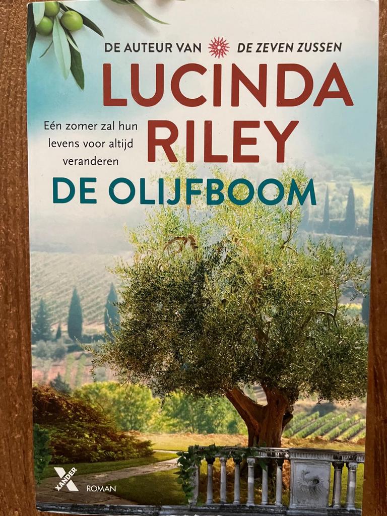 De Olijfboom, Ophalen of Verzenden, Zo goed als nieuw