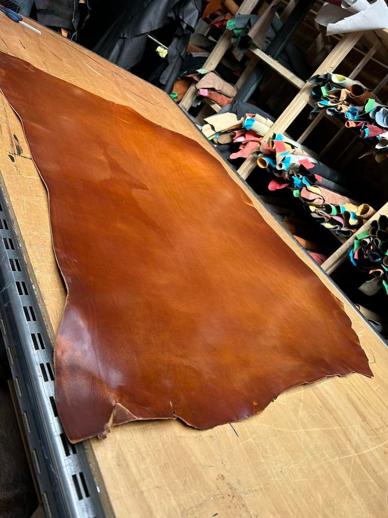 Cognac kleur hele tuigleer 2,5-3 mm dikte half soepel nr2, Leer of Kunstleer, Ophalen of Verzenden, Zo goed als nieuw, 30 tot 120 cm