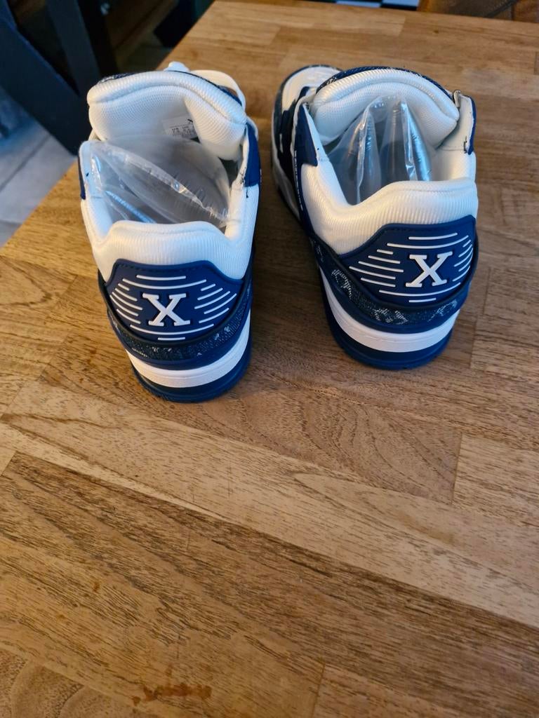 Hippe sneakers!, Kinderen en Baby's, Kinderkleding | Mutsen, Sjaals en Handschoenen, Ophalen, Nieuw, Jongen of Meisje