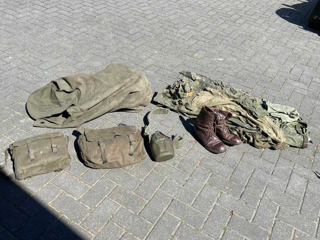 Legerkleding, Ophalen of Verzenden, Zo goed als nieuw, Overige materialen